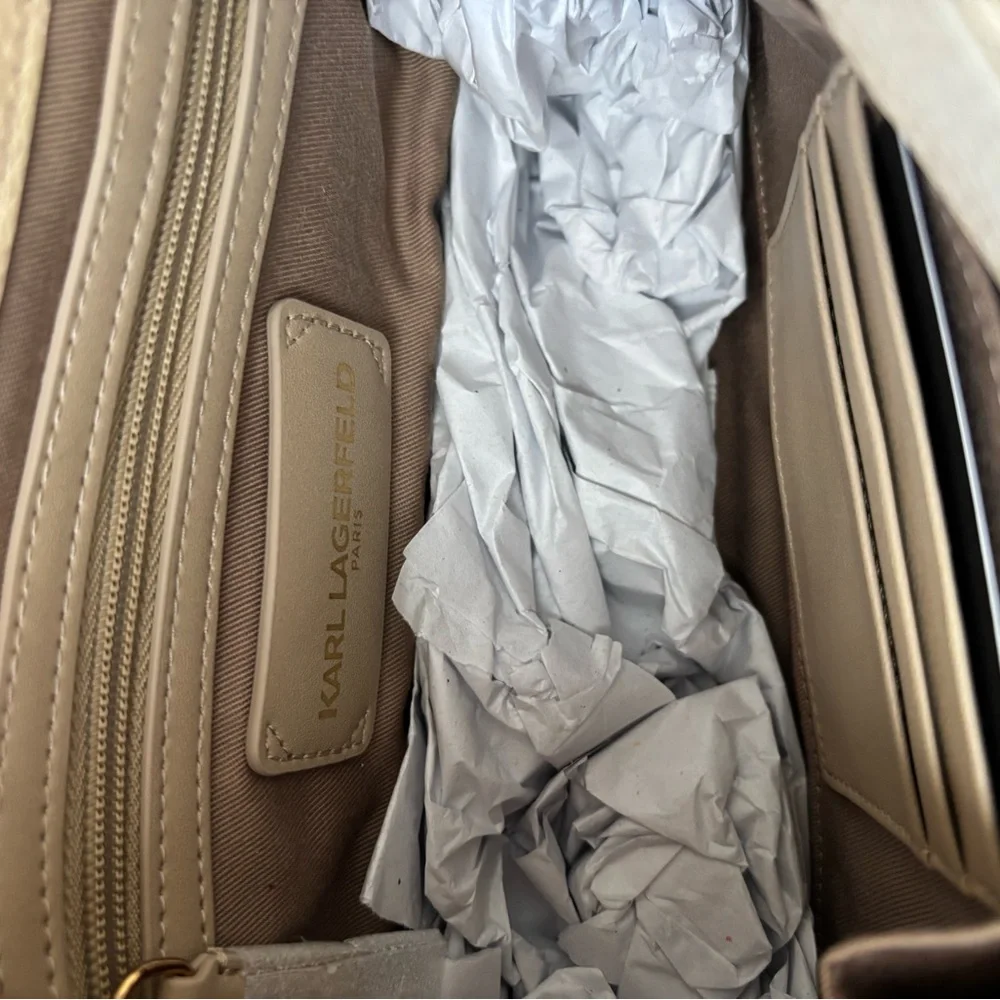 NWT Karl Lagerfeld Agyness Leather Shoulder/Crossbody bag in Cream - Picture 9 of 10